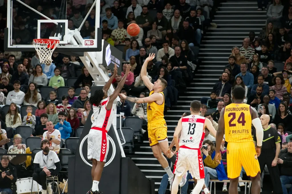 NBA拓荒者阿維亞飆41分 力退太陽殺進西區季後賽
