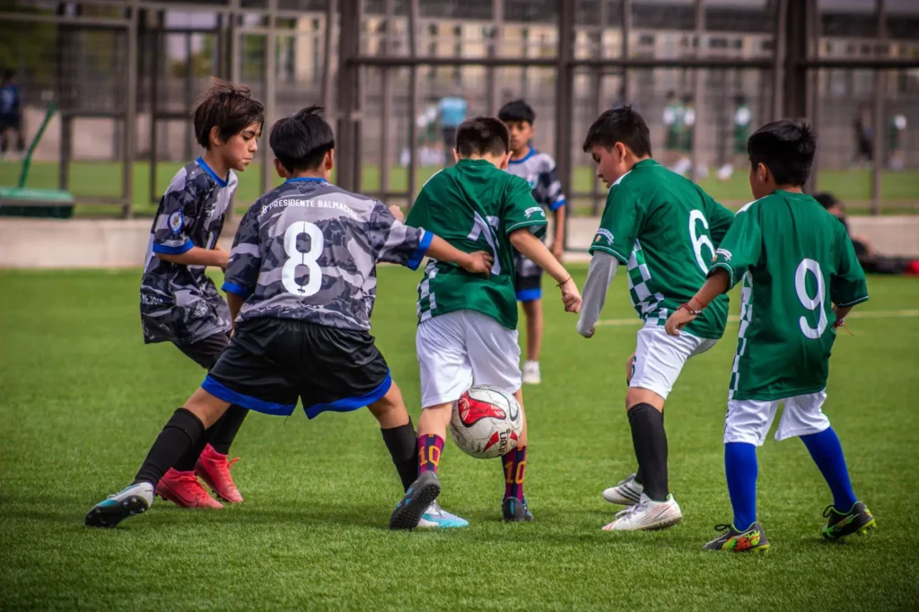 小學生足球賽擴大參與家庭運動日帶動基層熱潮