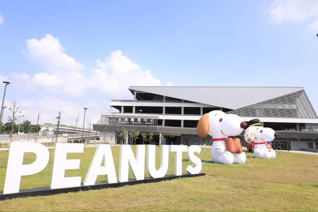 國際知名ip snoopy 主題活動 在南側大草皮設置6座大型氣球裝置藝術1