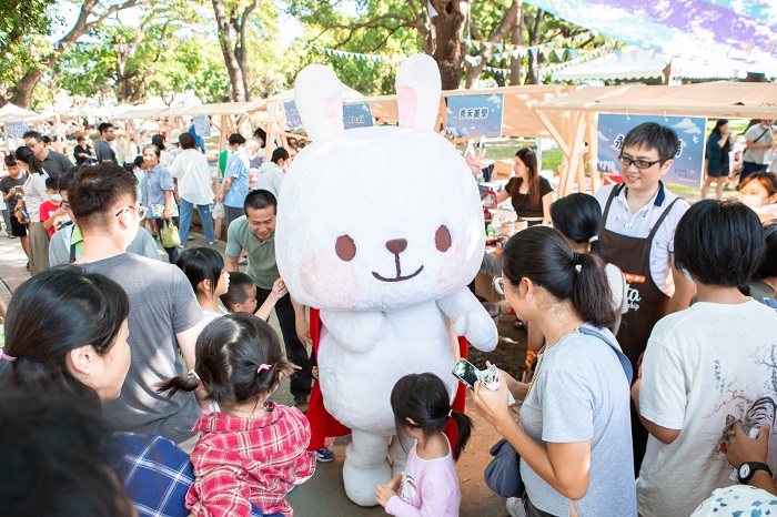 雲林巾彩耕地藝術節規劃各式親子互動體驗活動,吸引不少民眾參加。(資料照、取自雲林巾彩耕地藝術節臉書粉絲專頁)