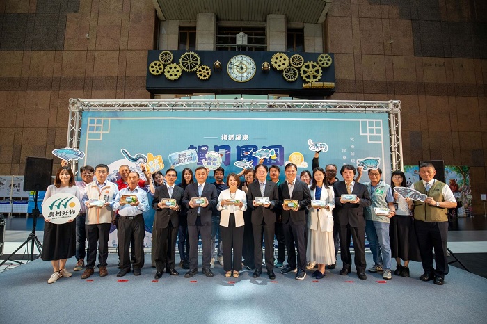屏東縣政府攜手臺灣鐵路公司推出「鰻月團圓」雙鰻便當，9月23日至10月5日限量販售。（圖/屏東縣府提供）