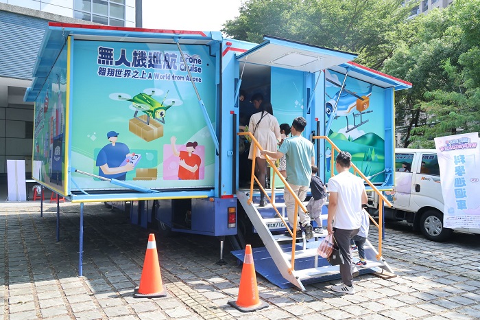 科普博覽會無人機巡迴車。(新竹縣政府提供)